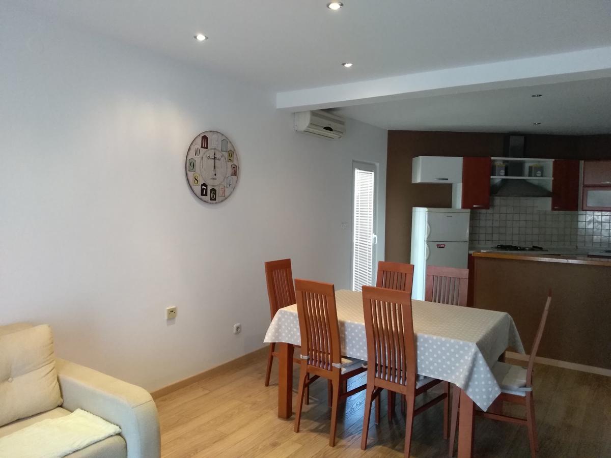 Apartments Davor บีโอกราดนาโมรู ภายนอก รูปภาพ